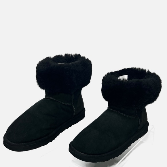 UGG Eva Black Sheepskin Suede Short Boots Womens size 7 - Picture 5 of 12